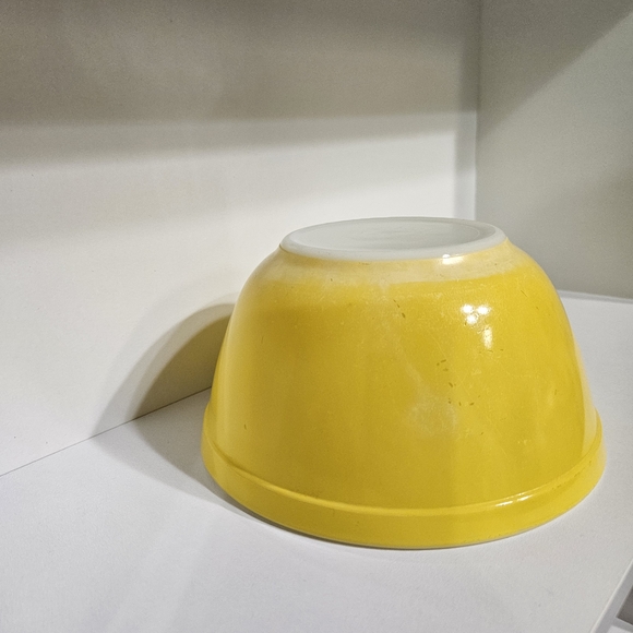 Pyrex Yellow Bowl #402 - Picture 10 of 14